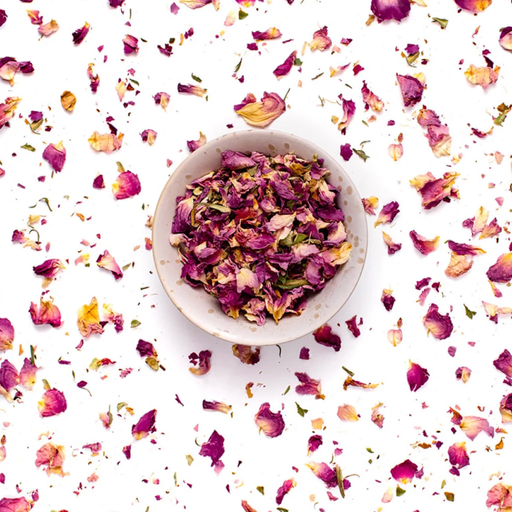 Terza Luna Erbe Officinali|Fiori Eduli E Garnish^Rose petals